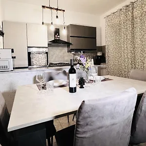 https://la-bella-sicilia-suite.sicilyhotelsitaly.net