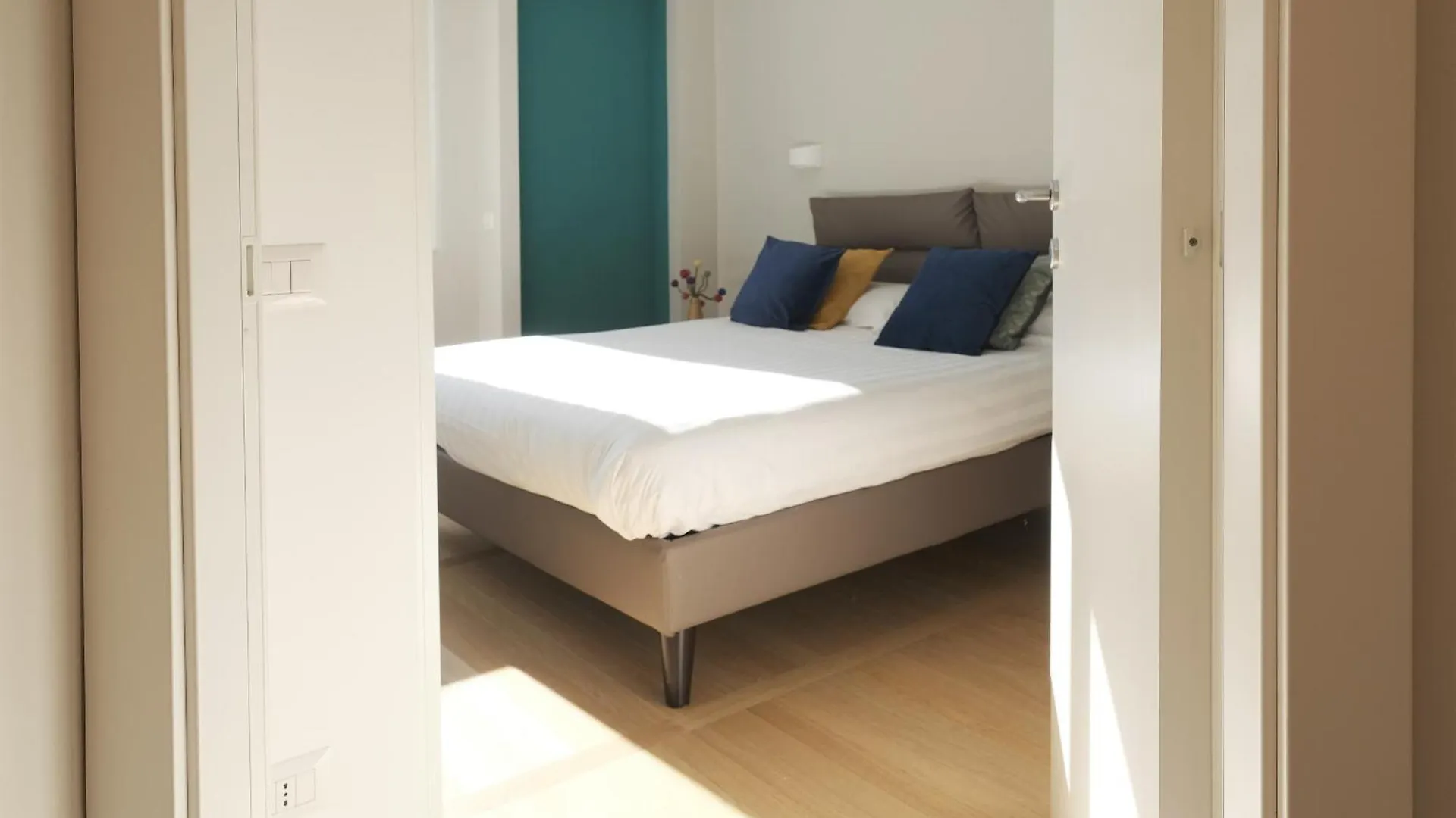 Comecasa Charming Apartment Porta Romana Milan 0*,